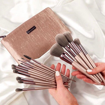 Lavish Elegance 15 Piece Brush Set With Bag